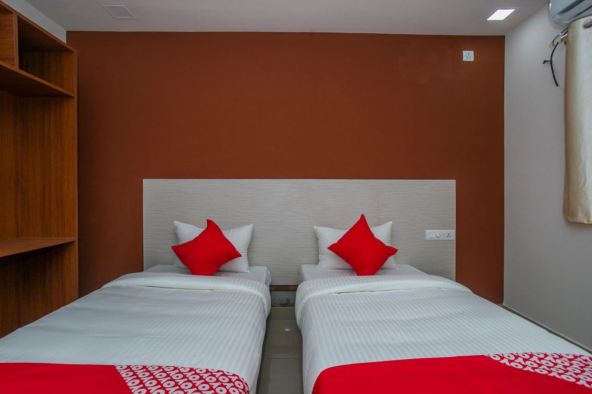Hotel O Varcity Phi Premium Pavilion ,Above Hdfc Bank ,Near Anjaneya Temple Madiwala, Hosur Main R Бенґалуру Екстер'єр фото