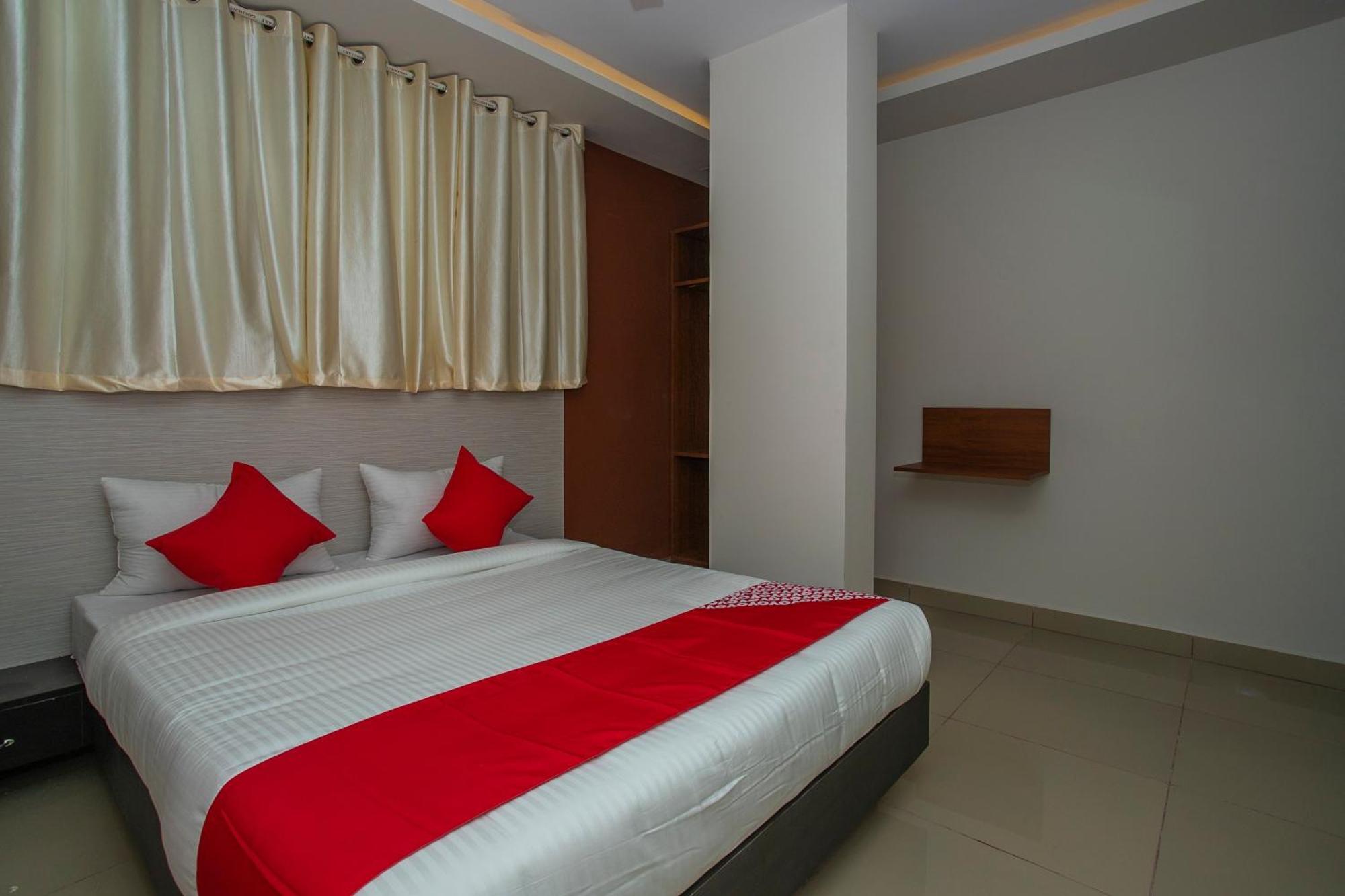 Hotel O Varcity Phi Premium Pavilion ,Above Hdfc Bank ,Near Anjaneya Temple Madiwala, Hosur Main R Бенґалуру Екстер'єр фото