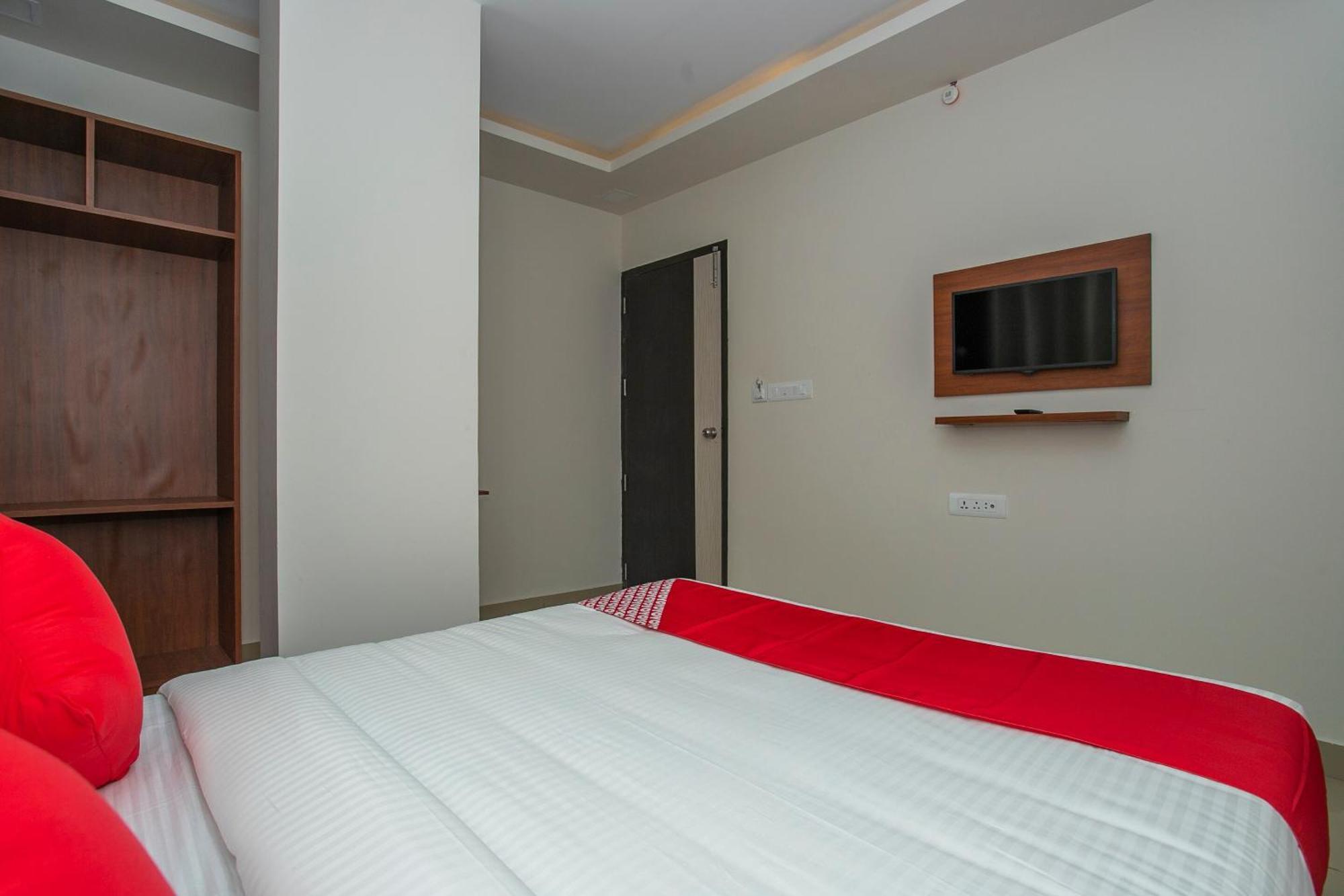 Hotel O Varcity Phi Premium Pavilion ,Above Hdfc Bank ,Near Anjaneya Temple Madiwala, Hosur Main R Бенґалуру Екстер'єр фото